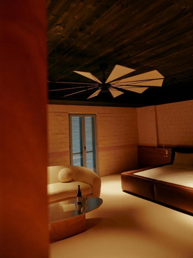 Rooms Hotel Батуми Екстериор снимка