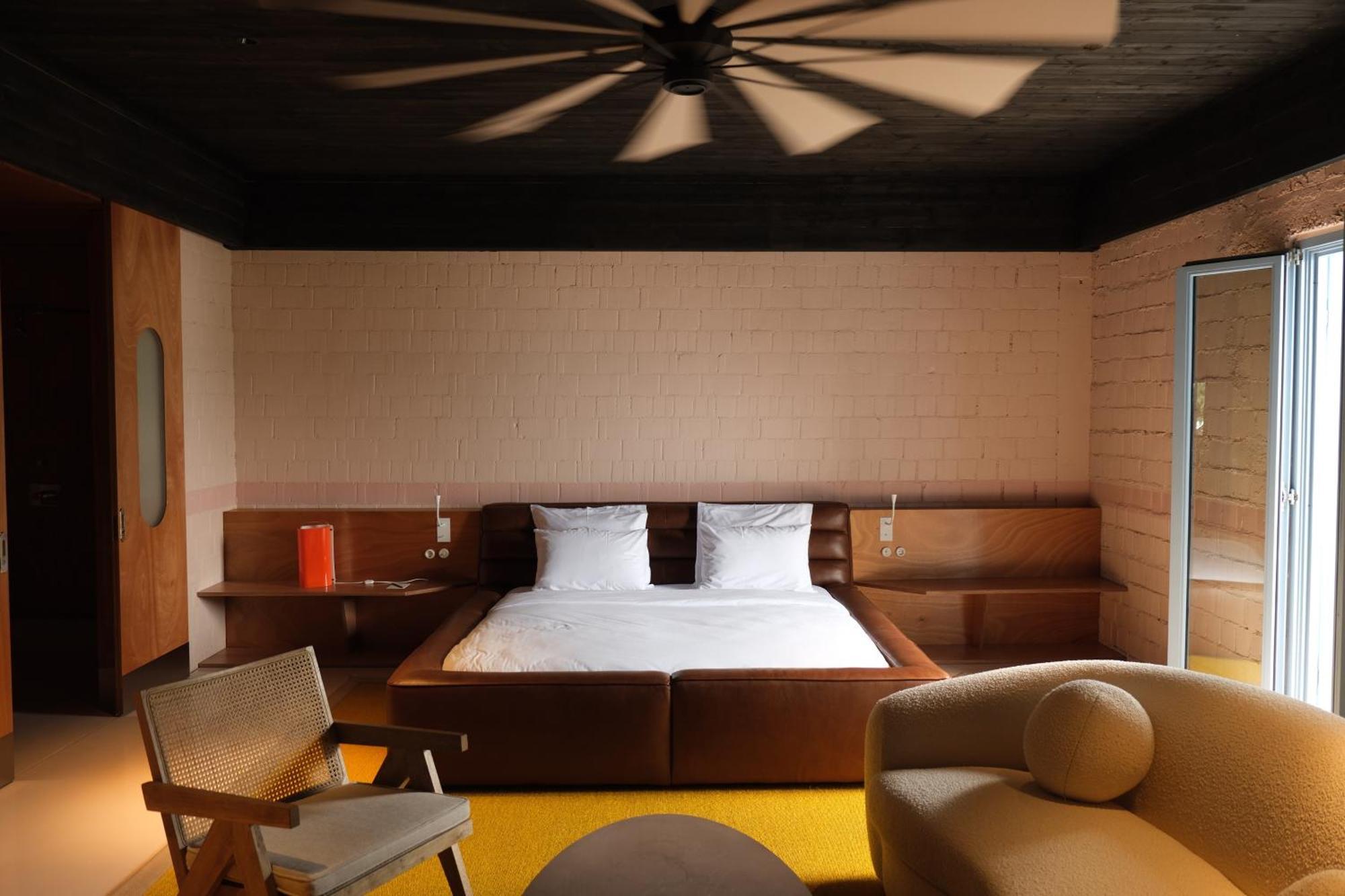 Rooms Hotel Батуми Екстериор снимка