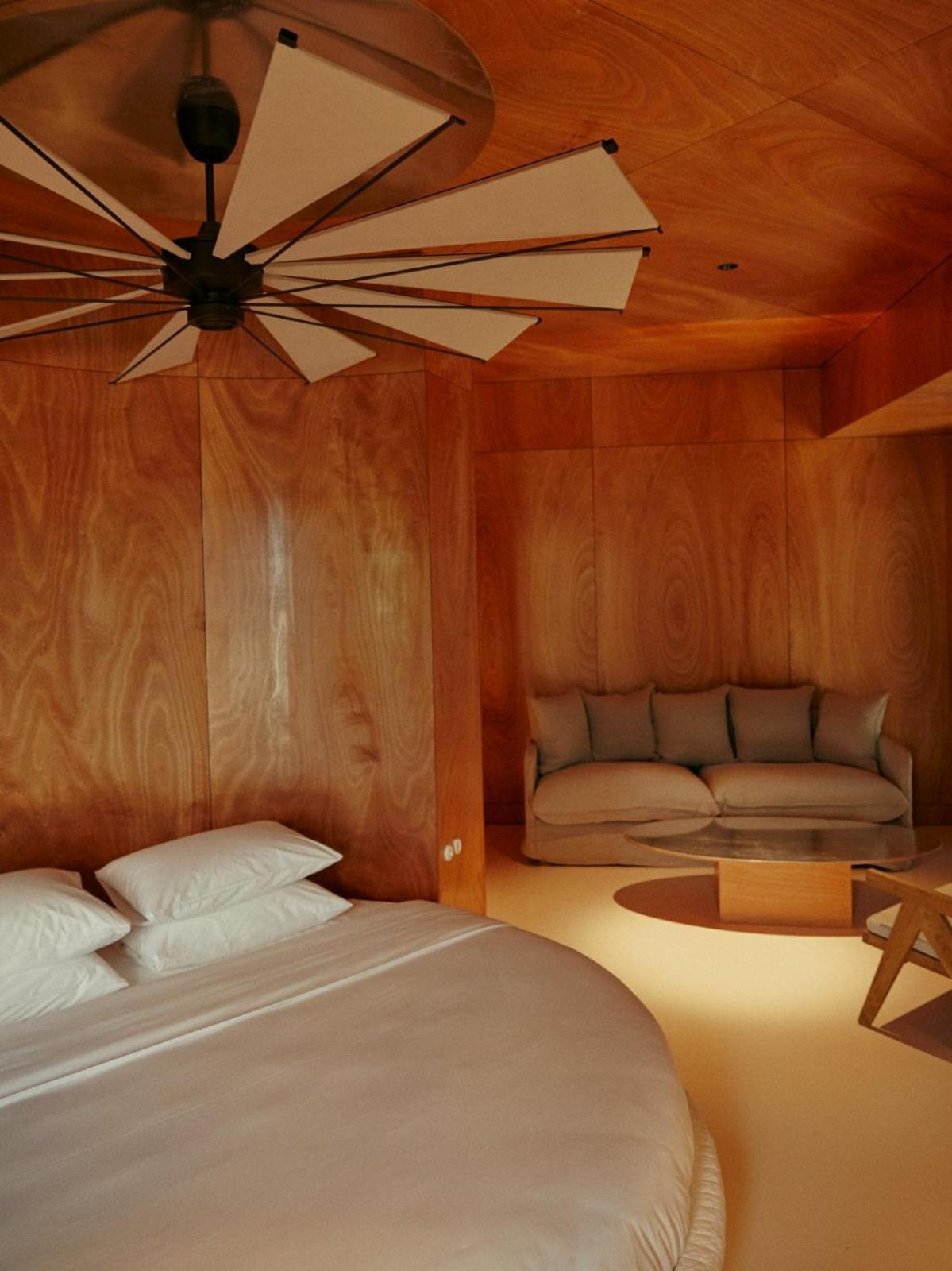 Rooms Hotel Батуми Екстериор снимка